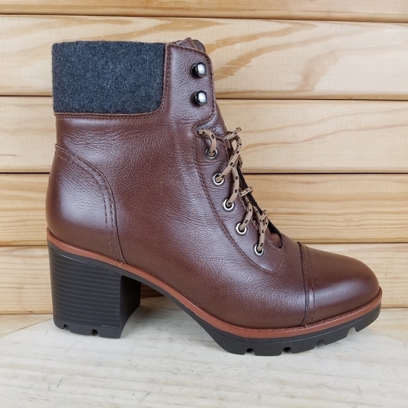 NWOB Naturalizer Varuna 11w Brown Leather Ankle Boots Heeled Lug Sole Lace Up - Picture 1 of 13